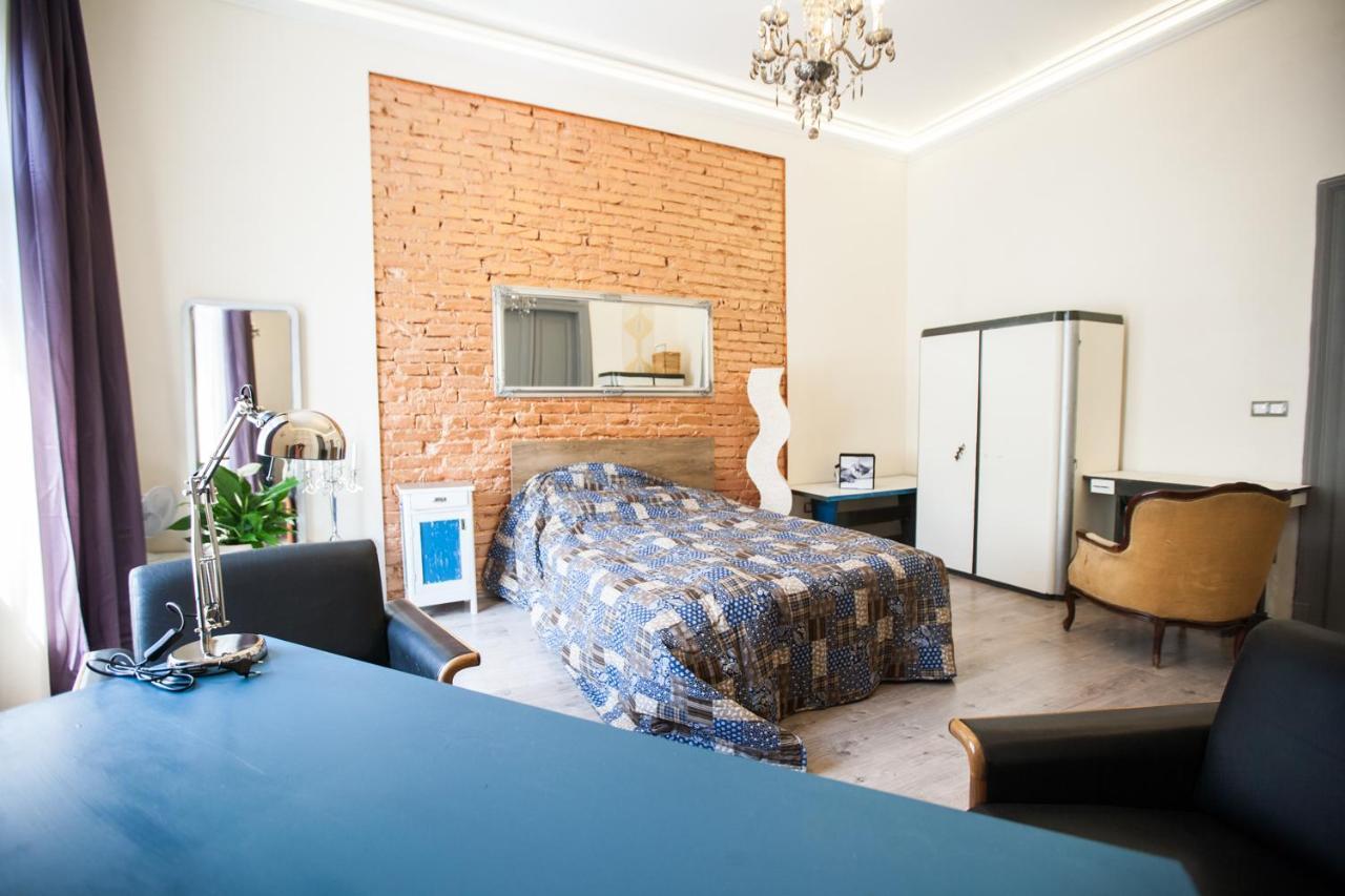 N42 By Small Home بودابست المظهر الخارجي الصورة
